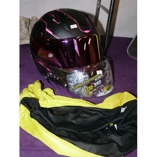 111 - SCORPION EXO-390 BRITISH MOTORCYCLE SPORT HELMET IN SIZE S '56' WITH CARRY BAG AND SPARE VISOR