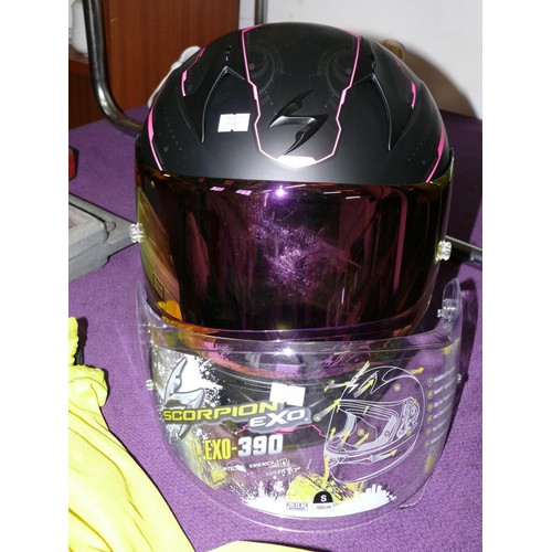 111 - SCORPION EXO-390 BRITISH MOTORCYCLE SPORT HELMET IN SIZE S '56' WITH CARRY BAG AND SPARE VISOR