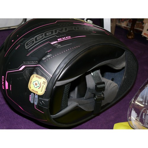 111 - SCORPION EXO-390 BRITISH MOTORCYCLE SPORT HELMET IN SIZE S '56' WITH CARRY BAG AND SPARE VISOR