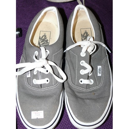 113 - A PAIR OF VANS SHOES IN SIZE 5 PLUS A PAIR OF CONVERSE HIGH TOPS SIZE 5.5