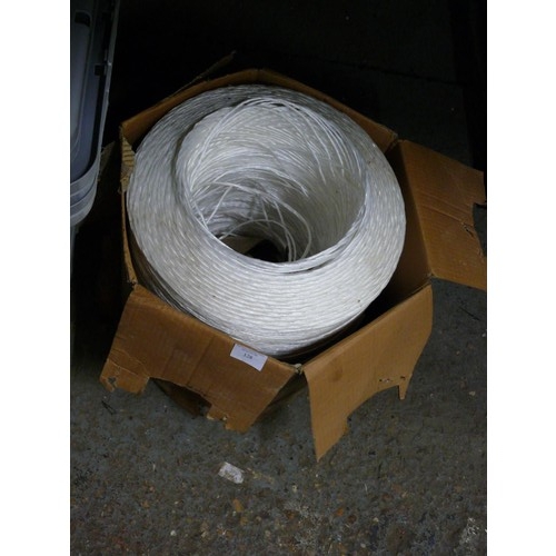 128 - LARGE BALE OF GOOD QUALITY TWINE