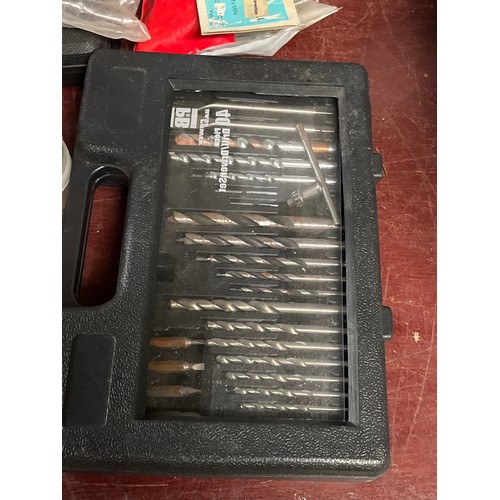 162 - DRAPER TOOL BOX AND CONTENTS PLUS A SELECTION OF SCREWS AND FIXINGS