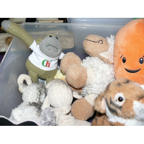 157 - BOX OF SMALL CUDDLY TOYS TO INCLUDE PIGLET, HAPPY FEET, PG TIPS ETC