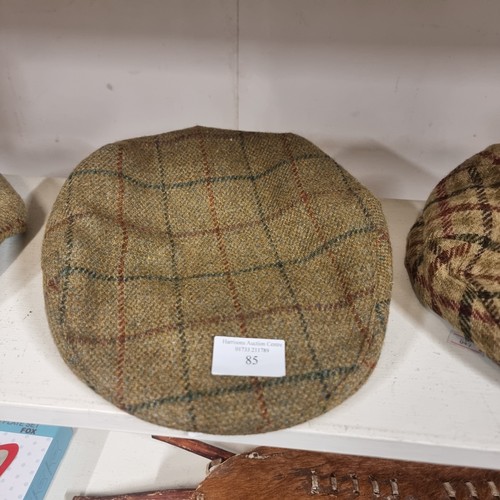 85 - 3 TWEED FLAT CAPS 100% WOOL - YORKISHIRE TWEED BY MOON - HEBDENCORD - SAMUEL WINDSOR PLUS A BRASS HA... 