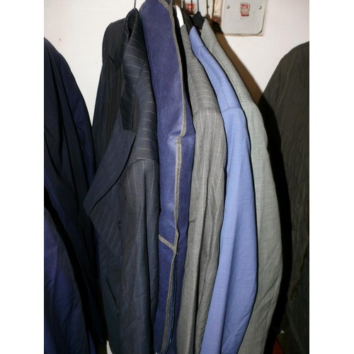 323 - 5 GENTS SUITS IN PINSTRIPE OR CHECK MOSTLY 42