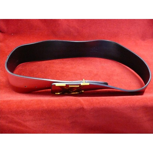 40 - GENUINE LOUIS VUITTON PARIS LENGTH OF BELT 46