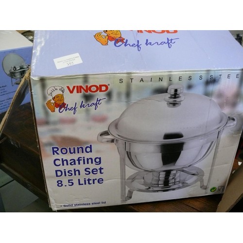 355 - LARGE 8.5 LITRE ROUND CHAFING DISH WITH BOX BUT NO BURNER