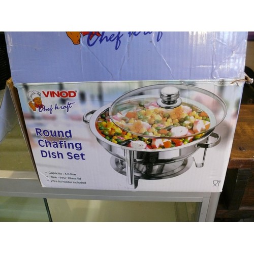 356 - LARGE 4.5 LITRE ROUND CHAFING DISH WITH BOX BUT NO BURNER