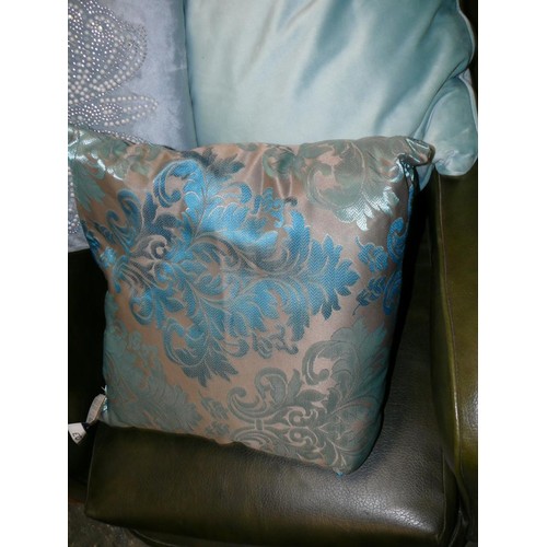 290B - NICE SELECTION OF GOOD QUALITY CUSHIONS IN TURQUOISE AND BLUE