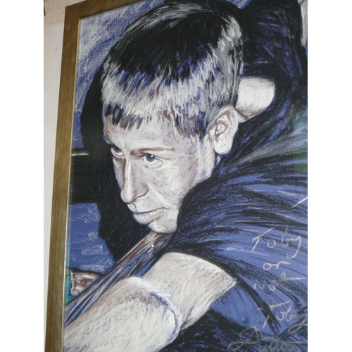 134 - FRAMED AND GLAZED PASTEL OF SNOOKER PLAYER SIGNED TOBY OR NOT TOBY