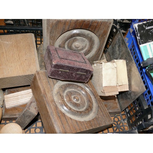 177 - SELECTION OF CARVED WOODEN BLOCKS, KNOBS ETC