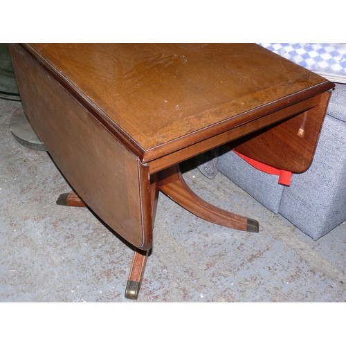 283 - DROP LEAF PEDESTAL DINING TABLE