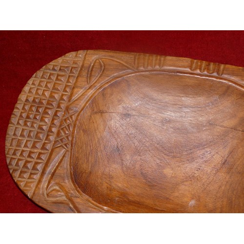 87 - WOODEN HAND CARVED FRUIT BOWL/PLATTER