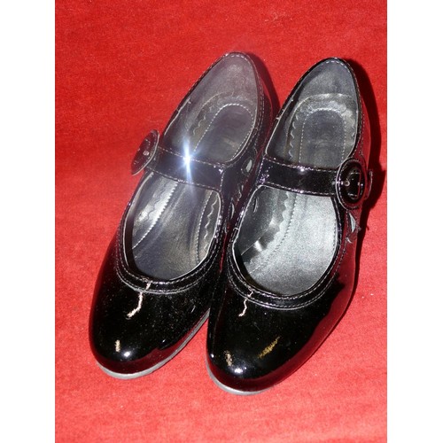 95 - HOTTER LADIE SHOES, VALETTA UK 4 WITH BOX, NEW AND UNWORN