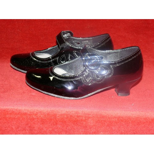 95 - HOTTER LADIE SHOES, VALETTA UK 4 WITH BOX, NEW AND UNWORN