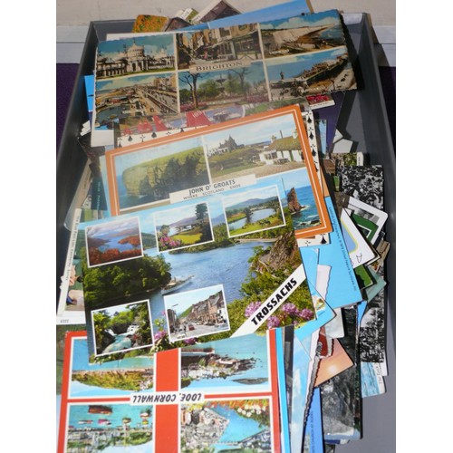 98 - BOX OF MIXED POSTCARDS SUBJECT TRAVEL