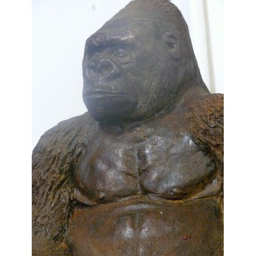 122 - LARGE PROUD GORILLA 17