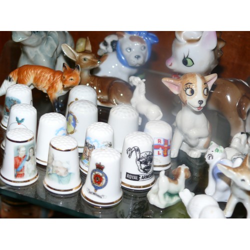 245 - A SELECTION OF COLLECTABLE ITEMS TO INCLUDE ANIMAL FIGURINES, THIMBLES, PILL POT ETC