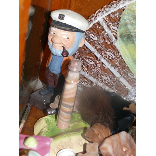 246 - SELECTION OF COLLECTABLE ITEMS TO INCLUDE SAILOR, LIGHTHOUSE, HIPPO, ONYX BIRD ETC