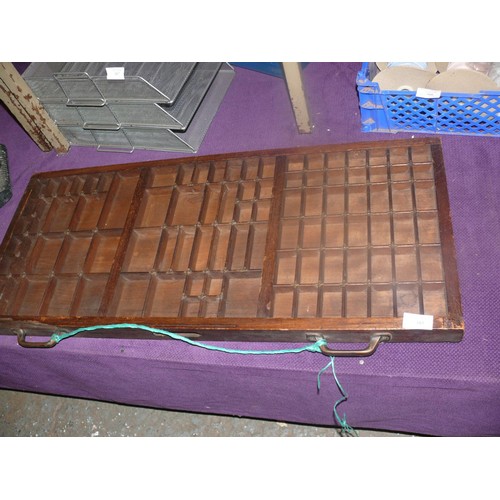 165 - VINTAGE WOODEN PRINTING BLOCK TRAY