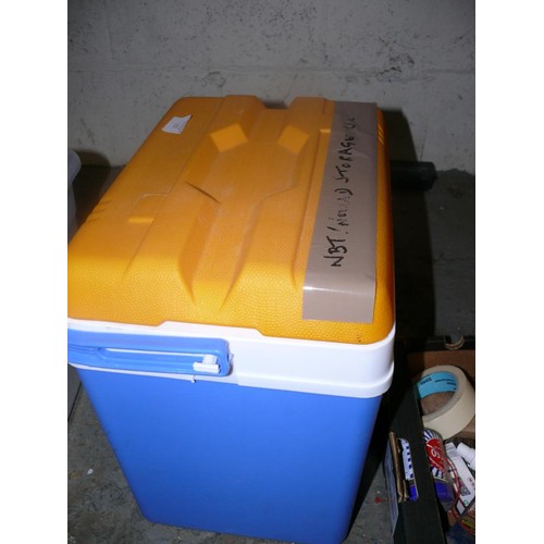 153 - LARGE BLUE AND ORANGE COOL BOX IN CLEAN CONDITION