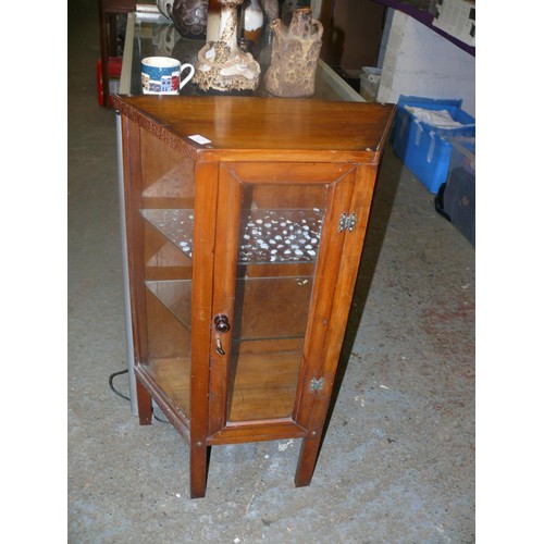 240 - LOVELY VINTAGE WOODEN DISPLAY CABINET WITH 3 SHELVES