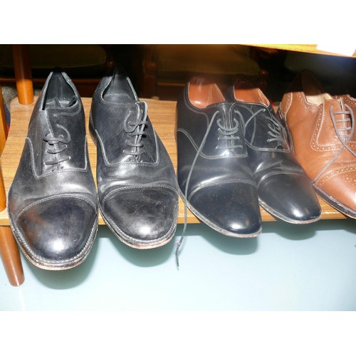 253 - 4 PAIRS OF GENTS VERY GOOD QUALITY LEATHER SHOES BY SAMUEL WINDSOR HANDMADE, BARKER NOVA AND CHARLES... 