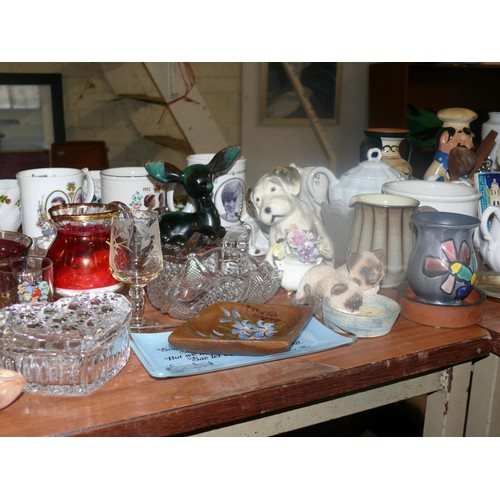 195 - LARGE COLLECTION OF CHINA AND GLASSWARE TO INCLUDE BESWICK CAT, PORTMEIRION POT, WORCESTER EGG CODDL... 