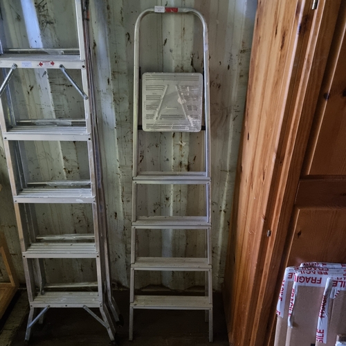 473 - METAL FOLDING LADDER