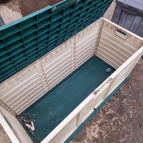 497 - GARDEN STORAGE CONTAINER