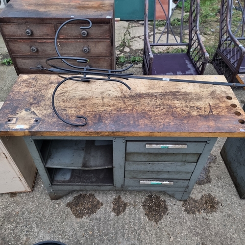 506 - LARGE METAL FRAMED GARAGE WORKSHOP EQUIPMENT UNIT WITH WOODEN TOP