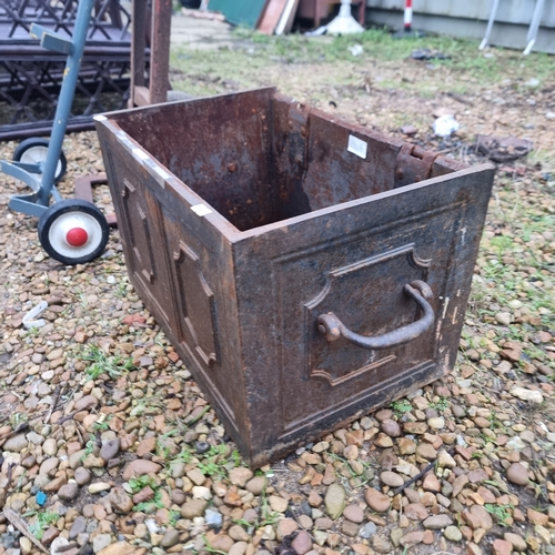 515 - EXTREMELY HEAVYWEIGHT METAL COAL BOX