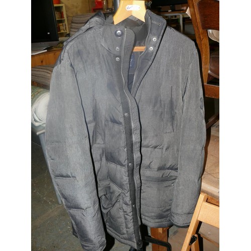 304 - TAYLOR & WRIGHT SUIT SIZE 42L PLUS A VERY NICE PUFFA STYLE COAT