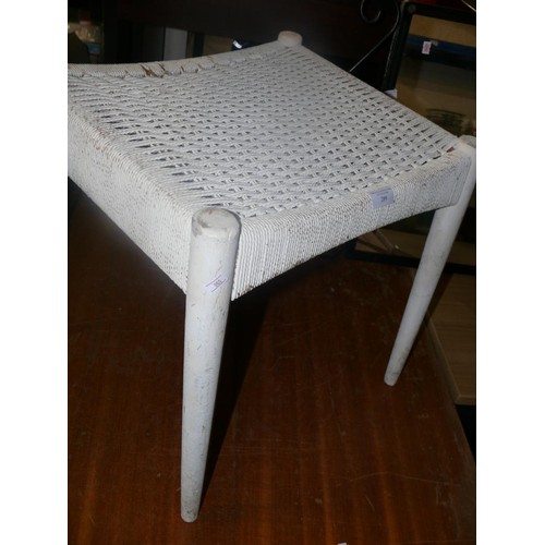 289 - LARGE WHTE WOVEN 4 LEGGED STOOL