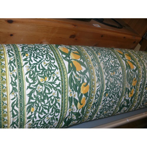 302 - LARGE PART ROLL OF QUILTED LEMON VINE FABRIC