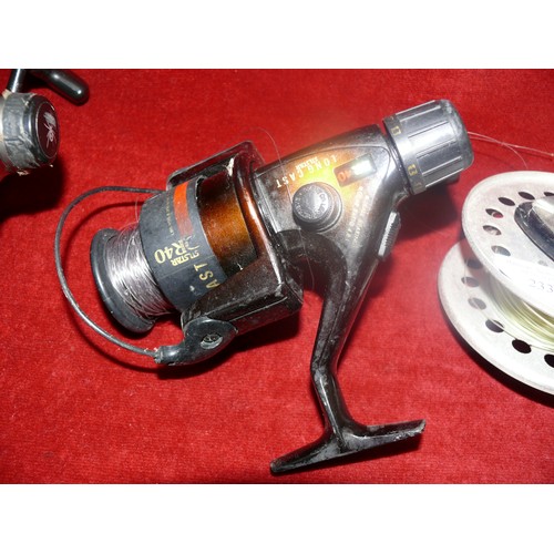 233 - DAIWA BLACK WIDOW BR 5000A FISHING REEL, SILSTAR DR40 REEL AND A FUTHER VINTAGE REEL