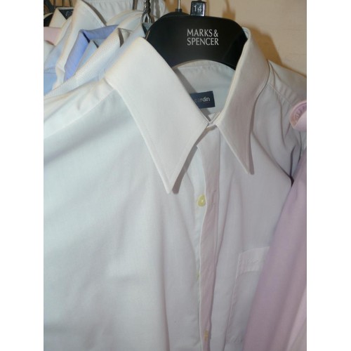 344 - 23 GOOD QUALITY GENTS SHIRTS