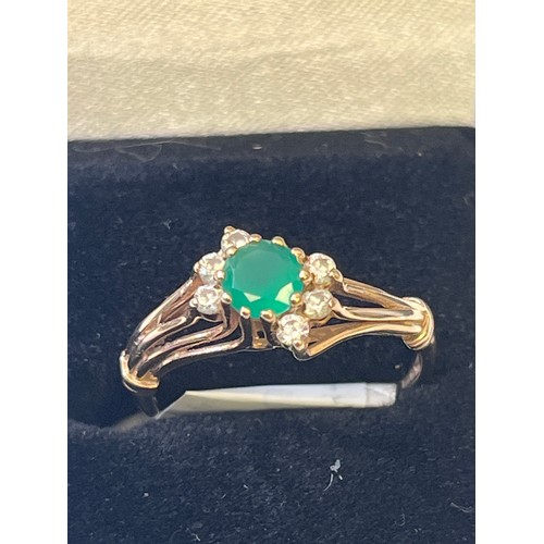 21 - 9CT GOLD COLUMBIAN EMERALD DRESS RING SIZE O 2.3 GRAMS GEOLOGICAL REPORT 836