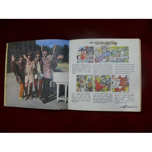 8 - THE BEATLES MAGICAL MYSTERY TOUR 6 TRACK DOUBLE 45'S RECORDS AND BOOKLET 1967