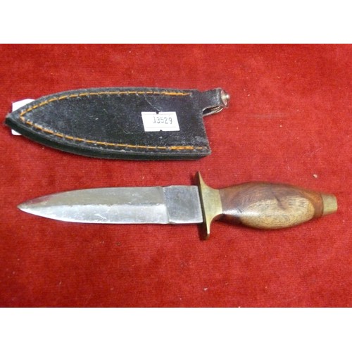 34 - A STAINLESS STEEL SURVIVAL DIVERS KNIFE AND A SMALL DOUBLE EDGED DAGGER BOTH WITH SHEATHS