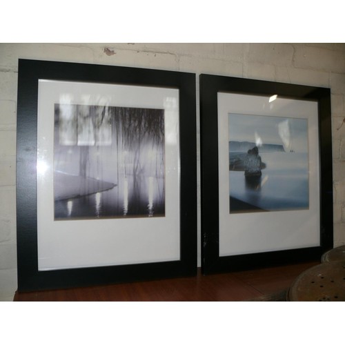 171 - A PAIR OF CONTEMPORARY BLACK & WHITE PHOTOS IN BLACK FRAMES