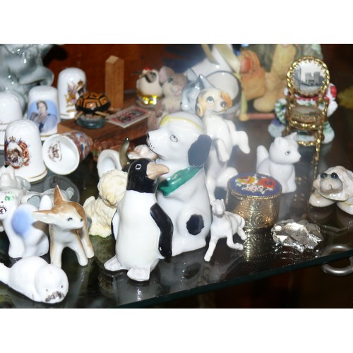 245 - A SELECTION OF COLLECTABLE ITEMS TO INCLUDE ANIMAL FIGURINES, THIMBLES, PILL POT ETC