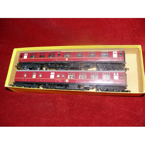 280 - TRAY WITH BOXED TRI-ANG STATION SET R81, TRI-ANG CRANE UNIT PLUS BOXED TRI-ANG PAIR OF COMPOSITE COA... 