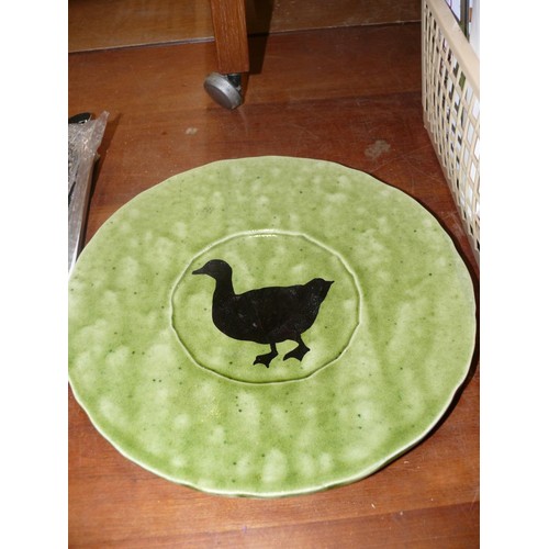 235 - VINTAGE GREEN CERAMIC PLATE WITH DUCK SILHOUETTE DESIGN BY COURSANGE FRANCE