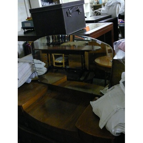 361 - VINTAGE DRESSING TABLE WITH MIRROR AND 4 DRAWERS