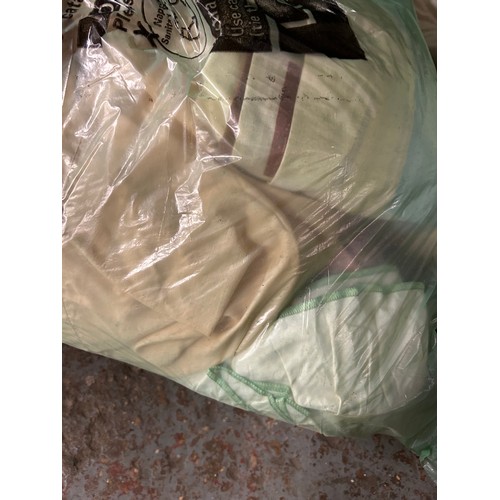 368 - LARGE QUANTITY OF BEDDING, CUSHIONS ETC