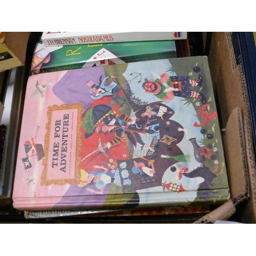 373 - LARGE BOX OF BOOKS TO INCLUDE MICKEY MOUSE, RICKY TOMLINSON, SAMURAI (JAPANS GREATEST LIVING FIGHTER... 