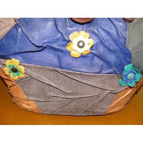 376 - SAN MIEL LEATHER HANDBAG WITH FLOWER DESIGN