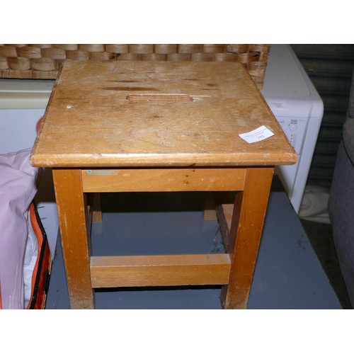 391 - SMALL BEECH WOOD STOOL