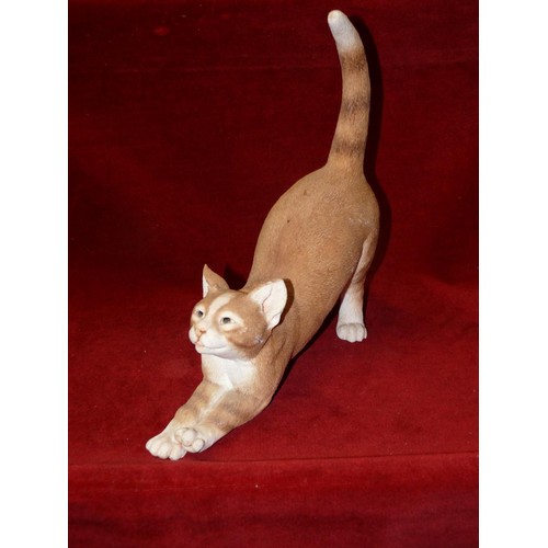 85 - SHERRATT & SIMPSON - CAT STRETCHING LARGE TABBY & WHITE